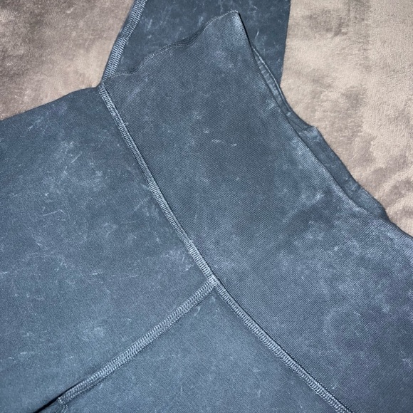 Lululemon Wunder Under Leggings - Picture 3 of 4